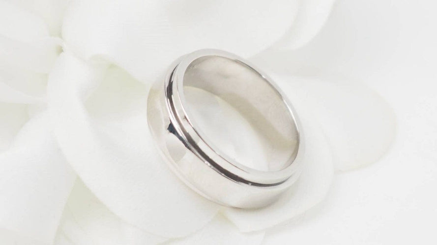 Bague 56 Piaget Possession - Alliance en or blanc 18 carats, taille 56 58 Facettes 30246