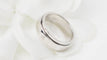 Bague 56 Piaget Possession - Alliance en or blanc 18 carats, taille 56 58 Facettes 30246