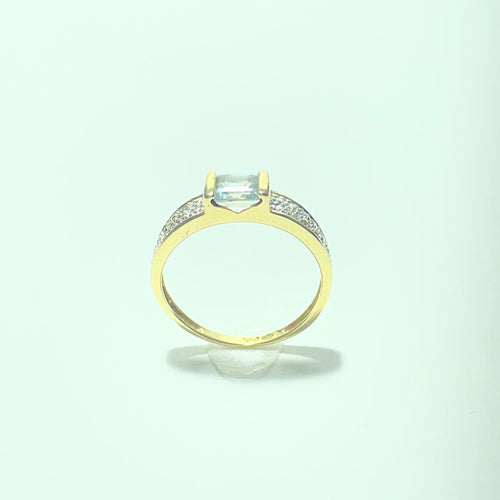Bague 55.5 Bague en or jaune 18 carats avec diamants et pierre bleu clair 58 Facettes 260100