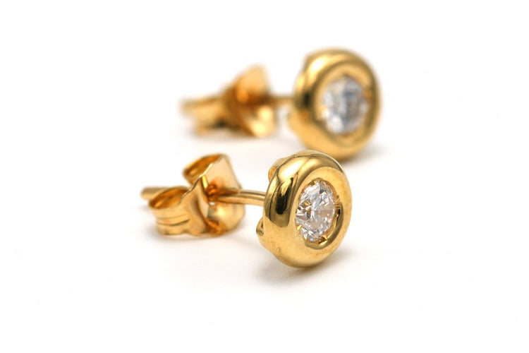 Boucles d'oreilles Boucles d’oreilles contemporaines en or jaune 18 carats serties de diamants 58 Facettes B829