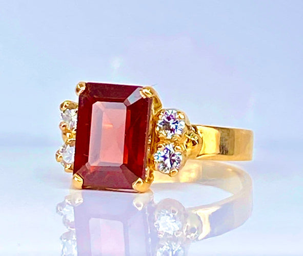 Bague 50 Bague en or jaune 18 carats au grenat et diamants 58 Facettes AB689
