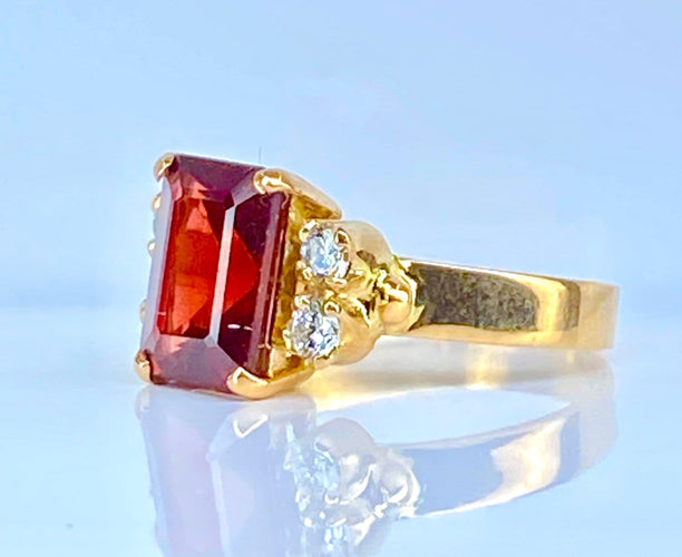 Bague 50 Bague en or jaune 18 carats au grenat et diamants 58 Facettes AB689