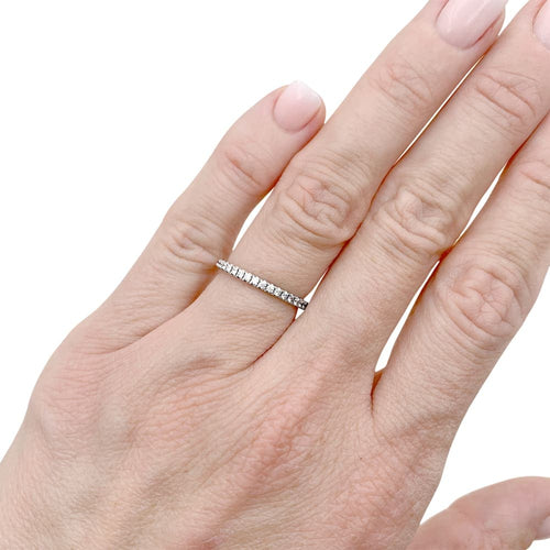 Bague 48 Alliance Chaumet, or blanc et diamants. 58 Facettes 35427