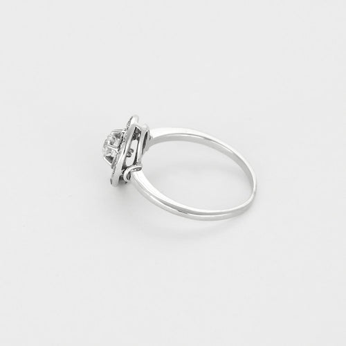 Bague 50 Charmante bague cible en or blanc et diamants 58 Facettes B260067