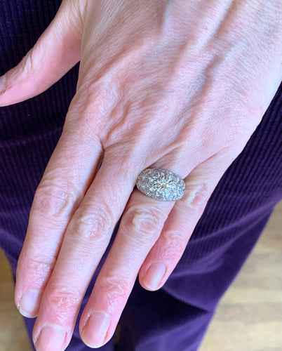Bague 49 Bague jonc pavée de diamants en or gris 18 carats 58 Facettes BD196
