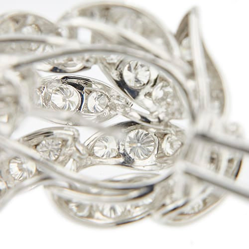 Boucles d'oreilles Boucles d'oreilles feuilles à diamants en or blanc 18 ct 58 Facettes 31914