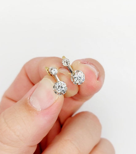 Boucles d'oreilles Dormeuses antiques - Boucles d'oreilles en or 18k et platine, diamants 0,90 ct 58 Facettes A06906