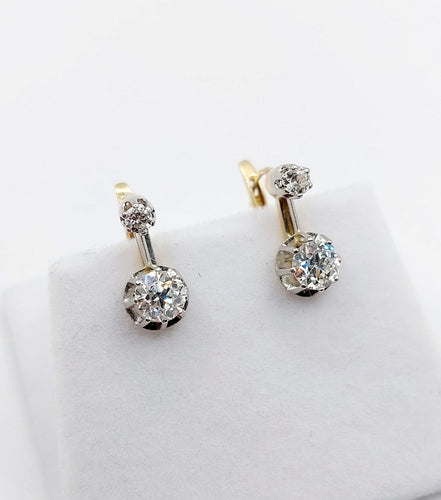 Boucles d'oreilles Dormeuses antiques - Boucles d'oreilles en or 18k et platine, diamants 0,90 ct 58 Facettes A06906