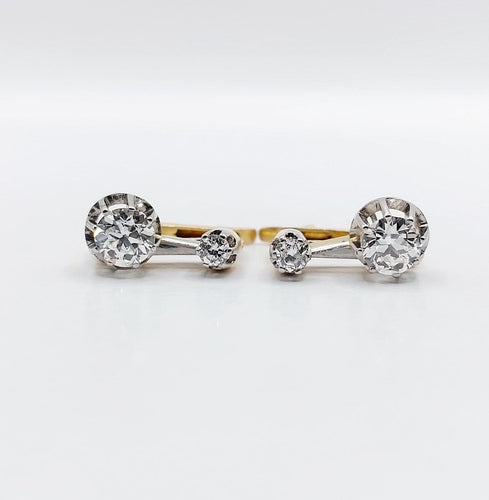 Boucles d'oreilles Dormeuses antiques - Boucles d'oreilles en or 18k et platine, diamants 0,90 ct 58 Facettes A06906