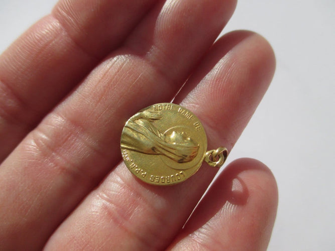Pendentif PENIN - Médaille Notre-Dame de Lourdes biface en or jaune 18 carats 58 Facettes Médaille