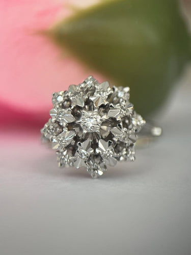Bague 53 Bague rosette cluster vintage en or blanc 18 ct et diamants 58 Facettes ring