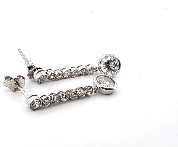 Boucles d'oreilles Boucles d’oreilles en or blanc 18 ct avec diamants 58 Facettes 1823 A SHD 161/25