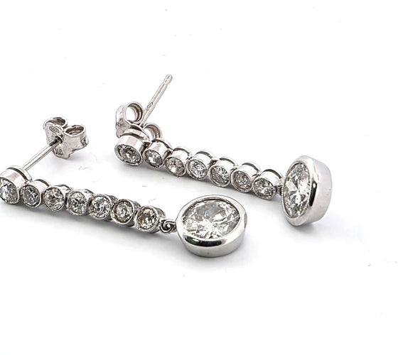 Boucles d'oreilles Boucles d’oreilles en or blanc 18 ct avec diamants 58 Facettes 1823 A SHD 161/25
