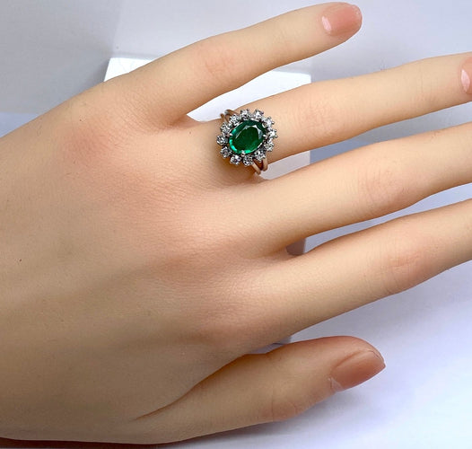 Bague 46 Bague marguerite en or blanc 18 carats, émeraude et diamants 58 Facettes AB693