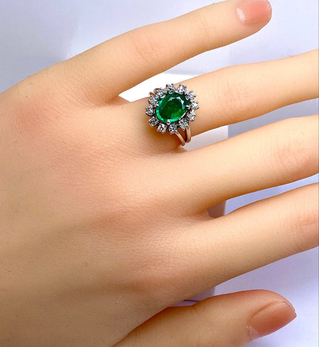 Bague 46 Bague marguerite en or blanc 18 carats, émeraude et diamants 58 Facettes AB693