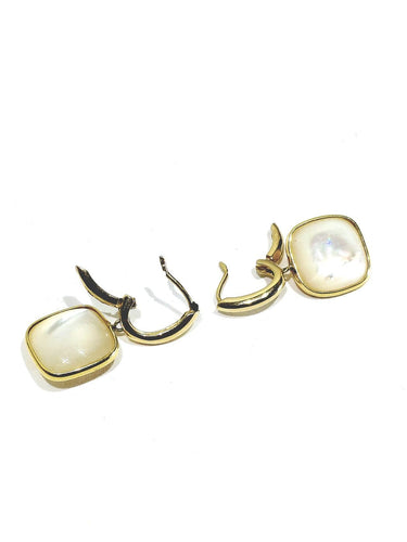Boucles d'oreilles Boucles d’oreilles pendantes en or jaune 18 ct et nacre 58 Facettes 1735042