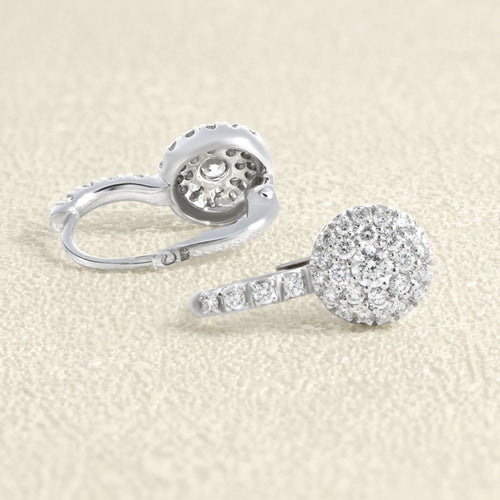 Boucles d'oreilles Boucles d'oreilles dormeuses en or blanc et diamants 58 Facettes 66300062
