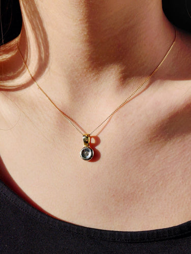 Pendentif Pendentif en or jaune et blanc 18 carats avec diamant 58 Facettes 1735066