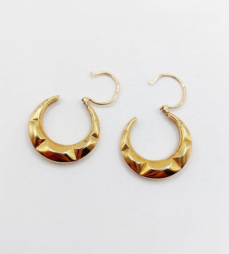 Boucles d'oreilles Créoles vintage - Boucles d'oreilles en or jaune 18k à motifs géométriques 58 Facettes A06930