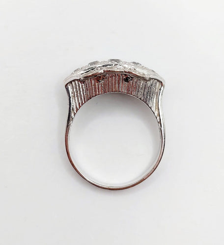 Bague 57 Bague chevalière Art déco en or blanc 18k et diamants 58 Facettes A06904