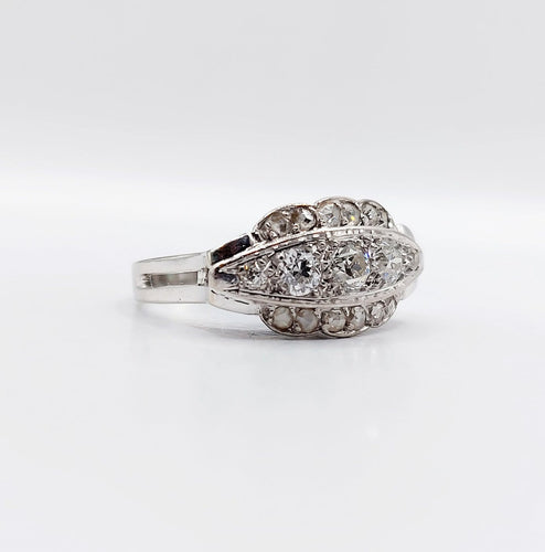 Bague 57 Bague chevalière Art déco en or blanc 18k et diamants 58 Facettes A06904