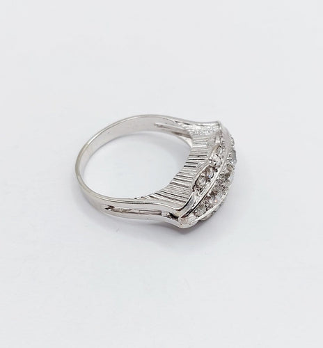 Bague 57 Bague chevalière Art déco en or blanc 18k et diamants 58 Facettes A06904