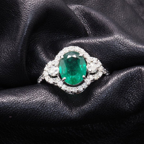 Bague 55 Bague émeraude et diamants 58 Facettes 4800