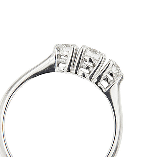 Bague 54 Bague trilogy - Bague en or blanc 18 ct et diamants 0,53 ct 58 Facettes 39024