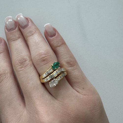 Bague 55 Bague contrarié en or jaune 18 ct avec diamants et émeraude 58 Facettes 13620