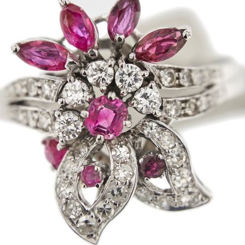 Bague Bague bouquet - Rubis et diamants en or blanc 18 ct 58 Facettes 35243