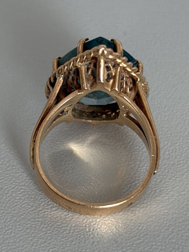 Bague 50 Bague en fils d’or jaune 18k avec zircon bleu poire 58 Facettes LOT 7527