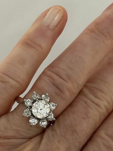 Bague 54 Bague marguerite - Bague en or gris 18k et diamants 58 Facettes LOT 7485