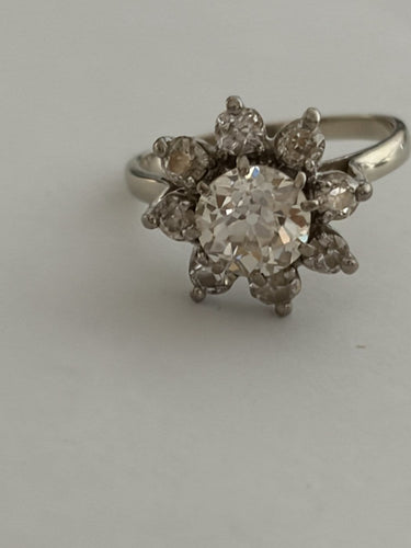 Bague 54 Bague marguerite - Bague en or gris 18k et diamants 58 Facettes LOT 7485