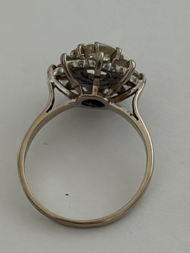 Bague 54 Bague marguerite - Bague en or gris 18k et diamants 58 Facettes LOT 7485