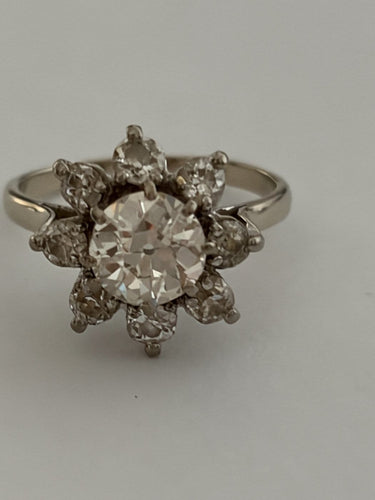 Bague 54 Bague marguerite - Bague en or gris 18k et diamants 58 Facettes LOT 7485