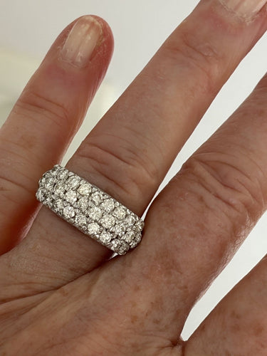 Bague 54 Bague en or gris 18k pavée de diamants 58 Facettes LOT 7424