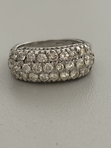 Bague 54 Bague en or gris 18k pavée de diamants 58 Facettes LOT 7424