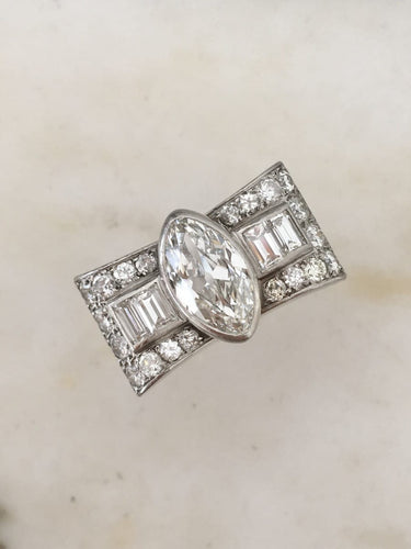 Bague 57 Bague tank Art déco en platine et diamants 3,16 ct 58 Facettes 245