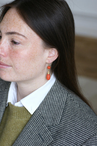 Boucles d'oreilles Boucles d’oreilles pendantes goutte en or jaune 18 ct et corail 58 Facettes