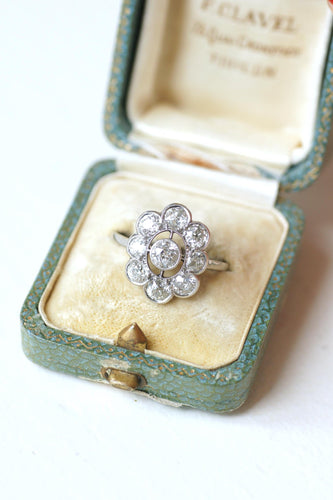 Bague 64 Bague marguerite Belle Époque ovale en platine et diamants 2,95 ct 58 Facettes
