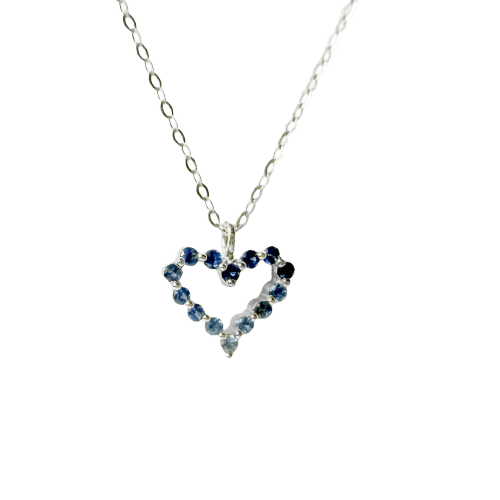 Collier Collier cœur en or blanc 18 carats et saphirs 58 Facettes