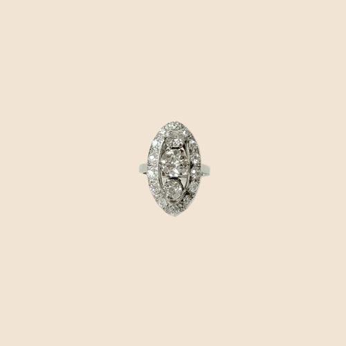 Bague 55 Bague marquise n° 139 en or blanc 18 carats et diamants 58 Facettes