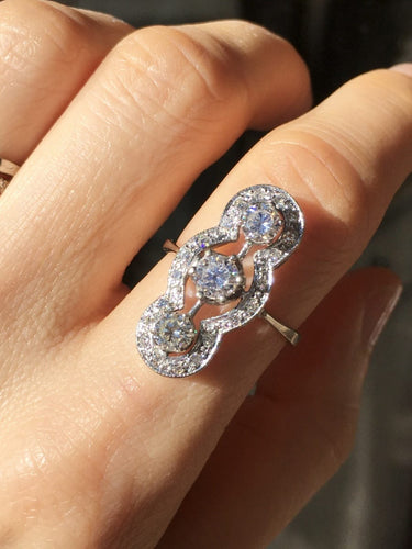 Bague 56 Bague vintage en or blanc 18K et diamants 58 Facettes 246