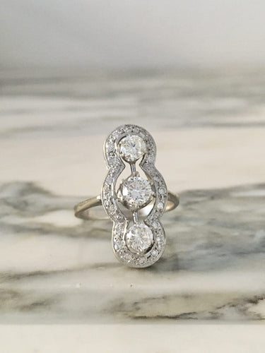 Bague 56 Bague vintage en or blanc 18K et diamants 58 Facettes 246