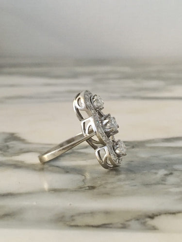 Bague 56 Bague vintage en or blanc 18K et diamants 58 Facettes 246