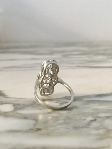 Bague 56 Bague vintage en or blanc 18K et diamants 58 Facettes 246
