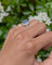 Bague 53 Bague marguerite en platine avec saphir Ceylan et diamants 58 Facettes 161