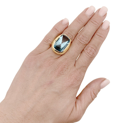 Bague 50 Bague chevalière en or jaune et topaze bleue 58 Facettes 35436