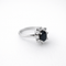 Bague 52 Bague marguerite en or blanc 18 carats, saphir et diamants 58 Facettes 35995