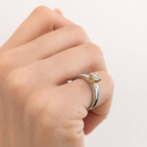 Bague 49 Bague solitaire en or blanc et jaune 18 carats et diamant 58 Facettes 35997